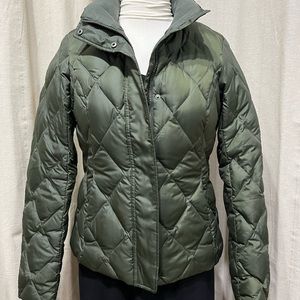 Wonderful Olive green goose down jacket, size M (approx 8-10)